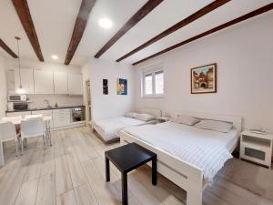 Η κουζίνα ή μικρή κουζίνα στο Home Away From Home - Apartment Ilica