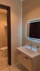 Vannituba majutusasutuses شقق هوليداي بلس مشرفه - Holiday Plus Mishrifah Apartments