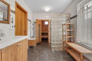 Η κουζίνα ή μικρή κουζίνα στο Charming villa with a hot tub, by the Golden Circle