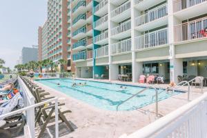 Bazen v nastanitvi oz. blizu nastanitve Paradise Resort, Unit 802, 4 Bedroom, 3 Bath, Direct Oceanfront