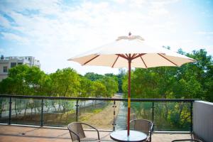 A balcony or terrace at Hai Yue Wan Resort Club