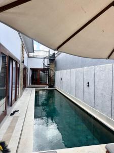 Bazén v ubytování Shakuntala villas nebo v jeho okolí