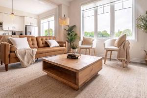 Area soggiorno di Spotless 5 bed and 4 bath with Wi-Fi and 1hr to Niagara