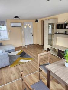 Kuchyňa alebo kuchynka v ubytovaní Dunakavics Apartman + 2 fotografie