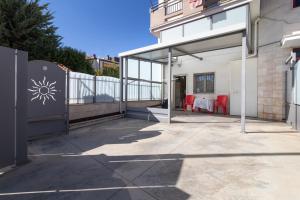 Το κτήριο όπου στεγάζεται  το διαμέρισμα