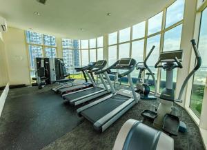 Fitness centrum a/nebo fitness zařízení v ubytování Cosy Afiniti suite next to Legoland