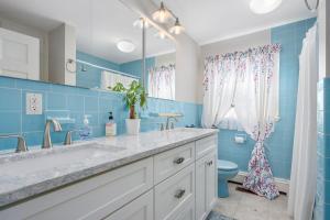 Koupelna v ubytování 220 Phillips Road Sandwich - The Cape Angel + 37 fotografií