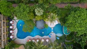 Bazén v ubytování Peach Hill Resort - SHA Extra Plus nebo v jeho okolí