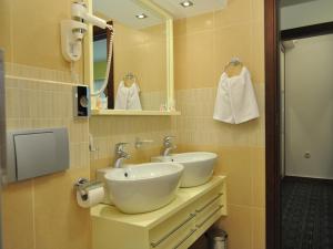Gallery image of Hotel Lighthouse in Igalo +18 photos