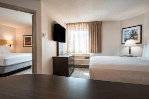 Postel nebo postele na pokoji v ubytování Sonesta Simply Suites Fort Worth