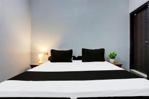 Postel nebo postele na pokoji v ubytování Super Hotel Live View