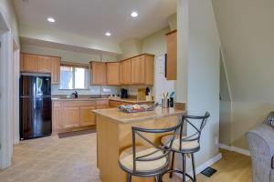 Galeriebild der Unterkunft A-Frame with Patio and Mtn Views Arizona Retreat in Apache Junction