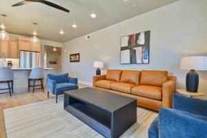 Χώρος καθιστικού στο Mayflower Lakeside B5 104