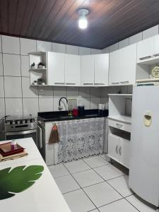 Η κουζίνα ή μικρή κουζίνα στο Casa Férias