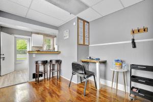 Gallery image of Charming 1 Bedroom, Apartment House in Lansing in Lansing