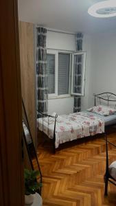 Postel nebo postele na pokoji v ubytování Stone Sun