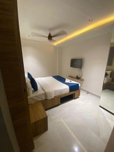 JMB Hotel Height客房内的一张或多张床位