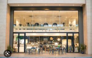 Εστιατόριο ή άλλο μέρος για φαγητό στο Embassy Gardens premier home