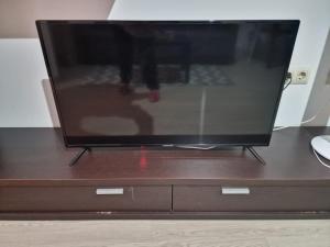 TV a/nebo společenská místnost v ubytování Apartamento ÉLITE en Cullera playa San Antonio