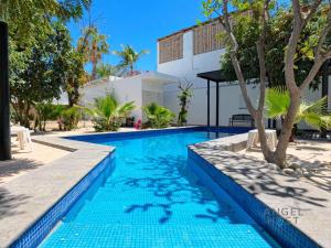 Πισίνα στο ή κοντά στο Commercial Zone Studios, Pool, BBQ and Beach 7 Blocks