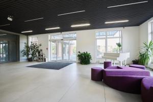 Posezení v ubytování High-Sky O2 arena Apartment with garage parking and AC