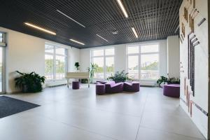 Posezení v ubytování High-Sky O2 arena Apartment with garage parking and AC
