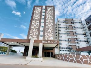 O edifício em que o apart-hotel se localiza