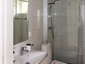 Ένα μπάνιο στο 6 person holiday home in DEGEBERGA-By Traum +28 φωτογραφίες