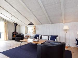 Fotografie z fotogalerie ubytování Three-Bedroom Holiday home in Blåvand 15 v destinaci Blåvand
