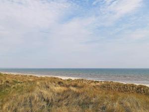 Fotografie z fotogalerie ubytování Three-Bedroom Holiday home in Ålbæk 48 v destinaci Ålbæk