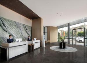 Hosté ubytování Mehood Lestie International Hotel Panyu Wanbo Yuangang Metro Station Branch - Free Shuttle Bus to Canton Fair Complex During Canton Fair Period & Free afternoon tea & Free midnight snack & Free VPN Internet Access