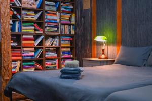 Postel nebo postele na pokoji v ubytování Wonderlust Inn