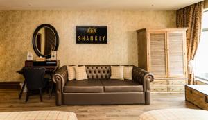 The Shankly Hotel tesisinde bir oturma alanı
