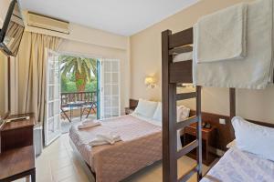Posteľ alebo postele v izbe v ubytovaní Fiori Hotel + 37 fotografií