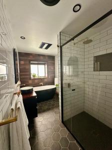 Koupelna v ubytování Waterfall Unit Farm Stay