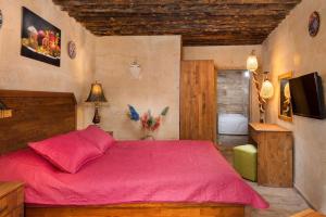 صورة لـ World Cave House - Hotel & Swimming Pool في أوروغوب +81 صورة