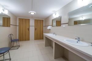 Kúpeľňa v ubytovaní Hotel Wodnik + 37 fotografií