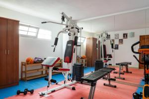 Fitness centrum a/nebo fitness zařízení v ubytování Afantou Golf Luxury Villa