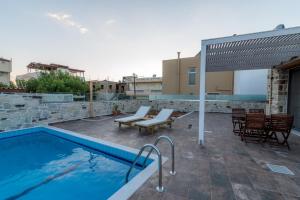 Foto dalla galleria di ELMARA Luxury Villa 3 - Next to the Beach a Kokkinos Pirgos