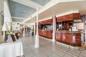 Restaurace v ubytování Hôtel Miléade de la Plage - Binic
