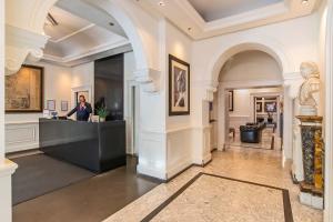 The lobby or reception area at Hotel Isa