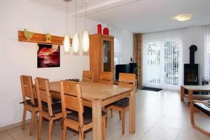 Μια τηλεόραση ή/και κέντρο ψυχαγωγίας στο Ferienhaus Rügentraum