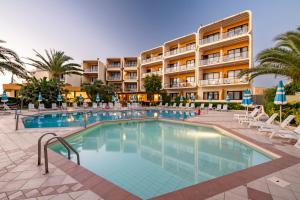 Bazén v ubytování Hotel Florida nebo v jeho okolí