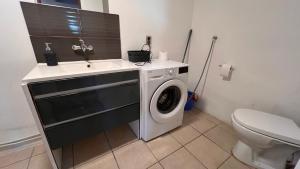 Koupelna v ubytování Apartmánový dom Most pri Bratislave