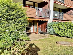 Zahrada ubytování Apartment in Bad Herrenalb with indoor pool