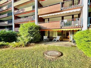 Zahrada ubytování Apartment in Bad Herrenalb with indoor pool