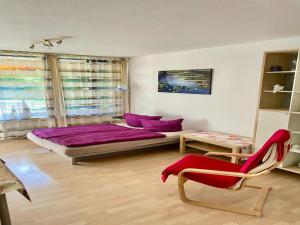 Postel nebo postele na pokoji v ubytování Apartment in Bad Herrenalb with indoor pool