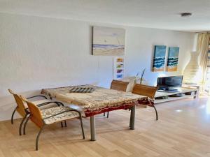 Posezení v ubytování Apartment in Bad Herrenalb with indoor pool