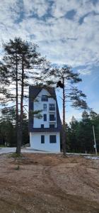 Budova, v ktorej sa apartmán nachádza