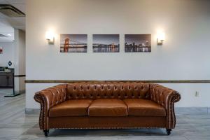 Posezení v ubytování Quality Inn I-75 West Chester-North Cincinnati
